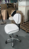 Tabouret médical réglable en hauteur, chaise de bureau dentaire rotative en cuir PU avec dossier et roulettes