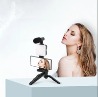 Nouveau kit vidéo avec trépied pour microphone LED, perche à selfie et trépied pieuvre pour la photographie sur téléphone et appareil photo