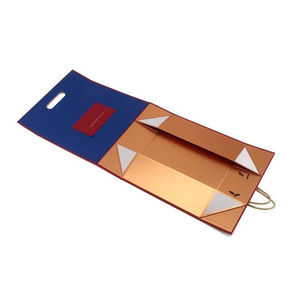 กล่องใสแบบเปิดหน้าต่างรูปหัวใจของขวัญเสื้อผ้าพีวีซีแบบพับได้แข็ง - Product Image 6