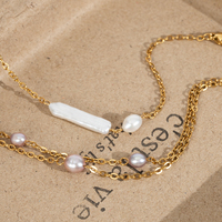 Collection de Bracelets Anti-ternissement en Perles Baroques d'Eau Douce et Perles Losanges, Plaqué Or, avec Chaîne Câble, Vente en Gros pour Mariage