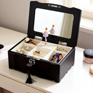 <span class=keywords><strong>Boîte</strong></span> <span class=keywords><strong>à</strong></span> <span class=keywords><strong>bijoux</strong></span> de ballerine <span class=keywords><strong>musicale</strong></span> noire avec miroir - Étui de rangement en bois gravé <span class=keywords><strong>pour</strong></span> bagues/colliers (OEM/ODM) - Product Image 1
