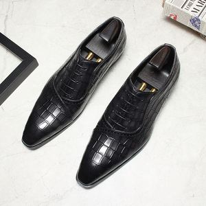 รองเท้าธุรกิจผู้ชายสั่งทำพิเศษรุ่นใหม่ รองเท้าหนังหรูหราแบบ Brogue Oxford รองเท้าเดรสผู้ชายระดับไฮเอนด์ - Product Image 1