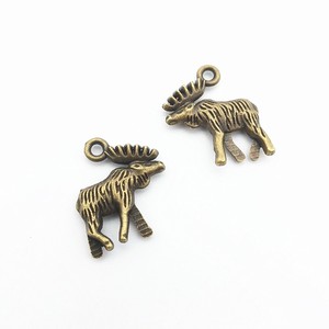 Ciondolo a forma di <span class=keywords><strong>alce</strong></span> con corna in lega di zinco bronzo antico, con pelliccia testurizzata, per mobile da cameretta a tema bosco - Product Image 2