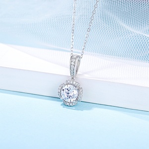 Personnalisé Merveilleux 925 Argent Blanc Cz Halo Cluster Forme Rose Jaune Bleu Moissanite Femme Pendentif Collier pour Filles Cadeau - Product Image 2