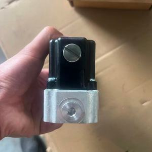 Válvula de Control Proporcional para Vehículo Compacto sobre Orugas Serie MCV, Modelo MCV110A1017, Bloque de Válvulas de Control Hidráulico MCV116A3204 - Product Image 3