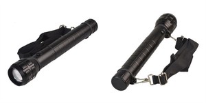 Linterna LED Recargable Ultra Brillante de Largo Alcance con Zoom de Aluminio, Resistente al Agua, con Brújula - Product Image 6