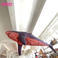 Requin gonflable décoratif accrochant, animal gonflable de requin adapté aux besoins du client pour la publicité