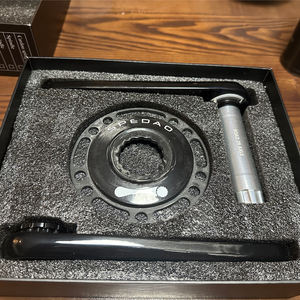 Nuevo diseño patente carretera bicicleta de montaña fibra de <span class=keywords><strong>carbono</strong></span> manivela <span class=keywords><strong>MTB</strong></span> <span class=keywords><strong>bielas</strong></span> para bicicleta equipo de carreras manivela rueda de cadena parte - Product Image 4