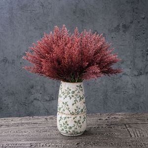 Ramo de Flores Artificiales Finas Rojas de Plástico para Decoración de Bodas, Estilo INS, Venta al por Mayor Transfronteriza - Product Image 2