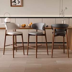 Chaise <span class=keywords><strong>de</strong></span> <span class=keywords><strong>bar</strong></span> <span class=keywords><strong>scandinave</strong></span> contemporaine en <span class=keywords><strong>bois</strong></span> massif avec <span class=keywords><strong>tabouret</strong></span> <span class=keywords><strong>de</strong></span> <span class=keywords><strong>bar</strong></span> moderne en tissu luxueux pour salon familial, hôtel, café - Product Image 4