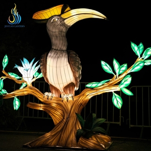 Lanterne Artigianali Personalizzate a Forma di Uccello per un Esibimento Realistico Durante il Capodanno Cinese Adatto per parchi a tema e zoo - Product Image 1