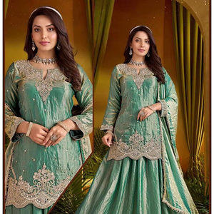 Ensemble Kurti Sharara vert de mer pour femmes avec kurta brodé lourd, dupatta et sharara évasé pour les fêtes - Product Image 1