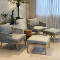 Chaise d'extérieur en bois avec dossier en corde et coussins, fauteuil de jardin pour patio et villa