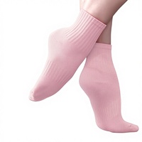 Vente en gros de chaussettes antidérapantes respirantes personnalisées pour femmes et enfants, pour la danse, la gym, le yoga, le pilates
