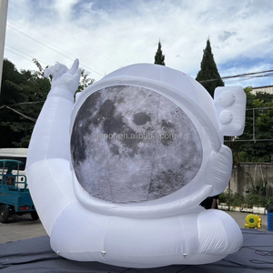 La mascotte astronaute gonflable est utilisée pour la décoration publicitaire lors de la fête sur <span class=keywords><strong>le</strong></span> thème de l'<span class=keywords><strong>aviation</strong></span> au musée des sciences. - Product Image 2
