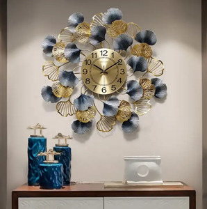 Reloj de pared de metal personalizado hecho en China decoración de cuarzo de lujo para hoteles silencioso diseño de hoja de ginkgo aguja artículo de promoción de plástico - Product Image 3