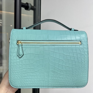 Sac à main enveloppe en cuir de crocodile bleu avec fermeture à fermoir doré, sac élégant à bandoulière unique pour femme, pour un usage quotidien - Product Image 2