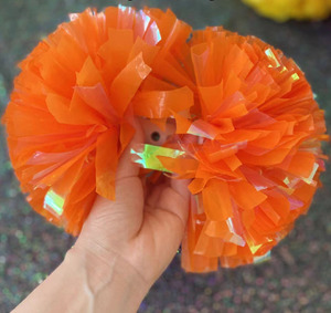 Pompons de cheerleading en <span class=keywords><strong>plastique</strong></span> et holographiques personnalisés en gros, pompons orange à streamers mélangés pour les équipes scolaires et de danse - Product Image 2