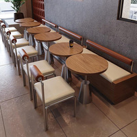 Ensemble table et chaises pour café, design moderne et luxueux, finition en bois massif, ergonomique, fournisseur de mobilier haut de gamme pour restaurants
