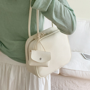 Bolso de Hombro de Moda para Mujer, Horizontal, Cuadrado, con Cierre de Cremallera, Correa Única, Color Sólido, para Uso Diario, Estilo Verano 2025 - Product Image 4