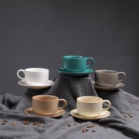 Ensemble tasse à café soucoupe moderne rétro en porcelaine Changement de four Tasse à thé créative pour l'après-midi Cappuccino Latte Passe au lave-vaisselle et au micro-ondes
