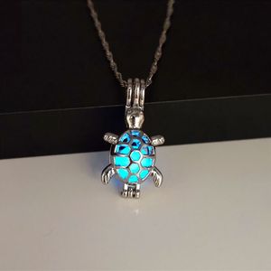 สร้อยคอไฟกลางคืนรูปเต่าสำหรับผู้หญิงจี้เรืองแสงในที่มืดฮาโลวีน - Product Image 2