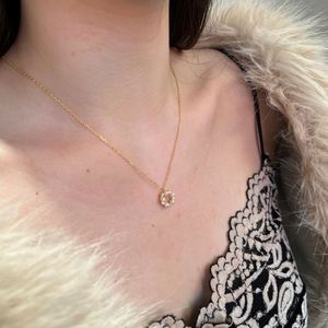 Collier pendentif cercle fleur en zircone 5A avec chaîne à maillons en argent 925, vente directe d'usine Dylam Jewelry, idéal pour cadeau de fête pour femme - Product Image 4