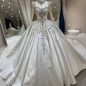 Robe de mariée de luxe en satin DW0224, style robe de bal, avec appliques perlées argentées, corset illusion, manches longues, jupe plissée, Jancember - Product Image 2