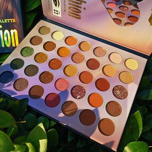 Palet Eyeshadow 35 Warna yang Dapat Disesuaikan Secara Grosir dengan Lapisan Glitter, Hasil Akhir Powder, Efek Shimmer & Metalik, Paint Tray - Product Image 4