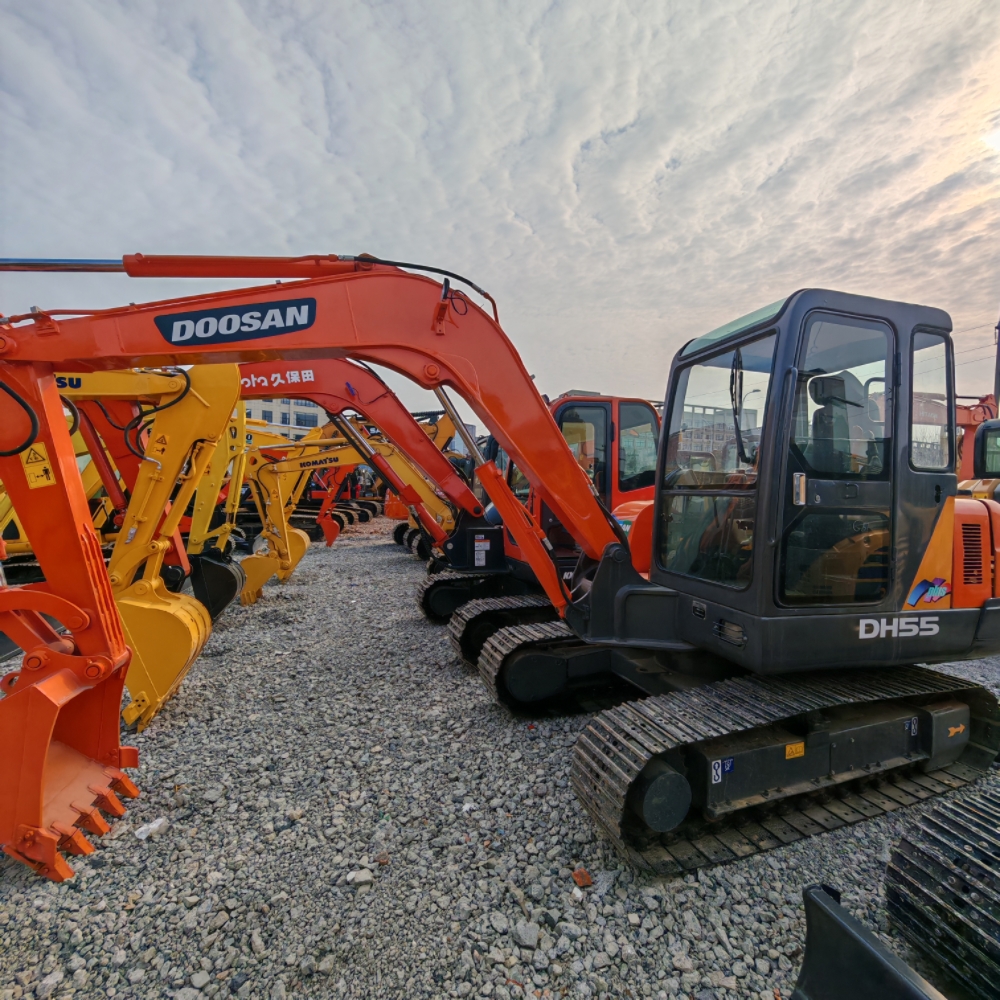Экскаватор Doosan DH55-V Гусеничный мини-экскаватор по специальной цене для коммунальной техники