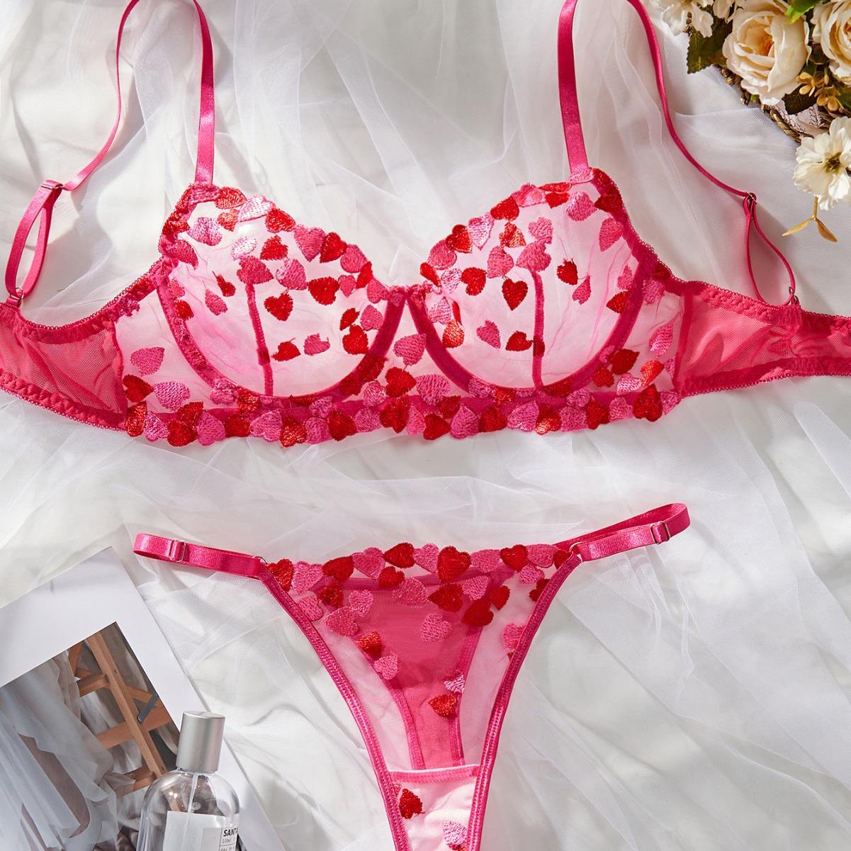 Wholesale Embroidery Lingerie Delicate Underwear Fancy Luxury Lace Fine Intimate Sexy Bra and Panty Set