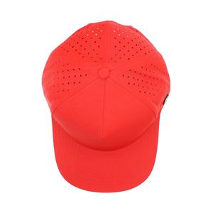 Gorra Deportiva de Alta Calidad con 5 Paneles, Parche de Goma con Logotipo, Visera Curva, Impermeable, con Orificios Cortados con Láser, Perforada, Roja, de Béisbol - Product Image 6