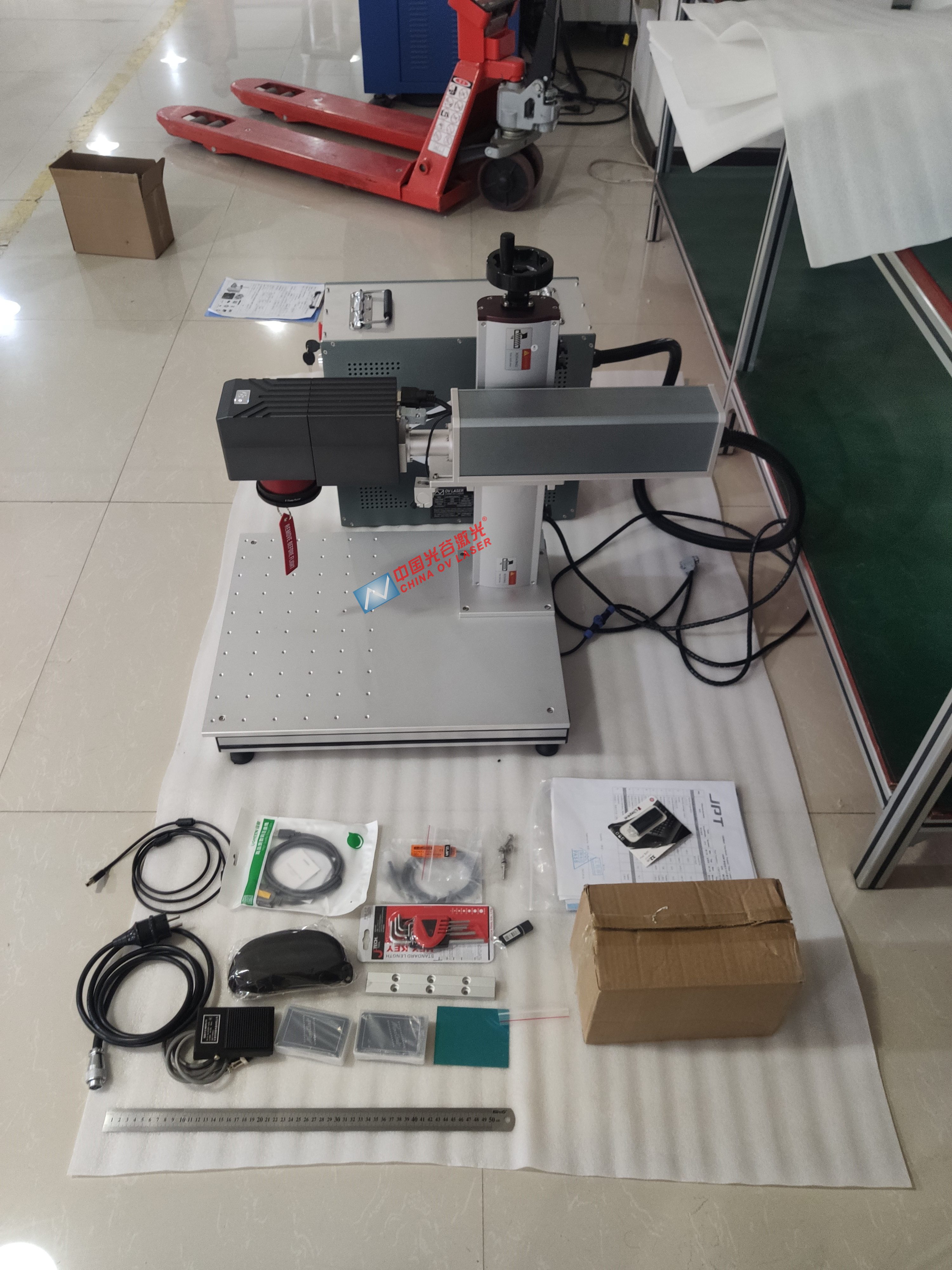 50W 60W 100W 3d dynamic deep curve engraving me<i></i>tal fiber laser machine 3D mopa jpt laser engraver