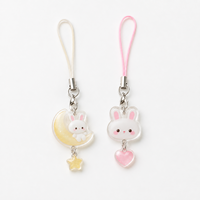 Porte-clés en acrylique facile à utiliser, personnalisable et portable, avec de jolis charms de style anime et finition en résine époxy.