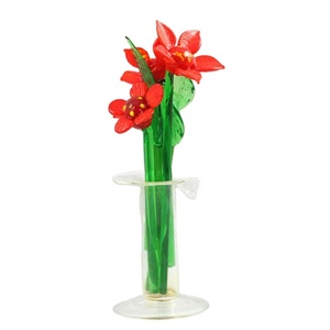 Belle À La Main Au Chalumeau Rouge Petit Vase En Verre De Fleur - Product Image 1