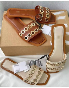 Sandales plates à bout carré pour femmes, avec œillets métalliques décoratifs, double bride, pour l'été, pantoufles d'extérieur, vente en gros - Product Image 5