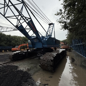 Grúa sobre orugas Hitachi KH700 de 150 toneladas, adecuada para construcción o transporte, completamente probada y lista para enviar. - Product Image 5