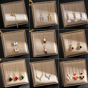 Collares con colgante de moda rentables para reunión de fiesta, accesorios de trébol de cuatro hojas versátiles sin deslustre para mujer - Product Image 1