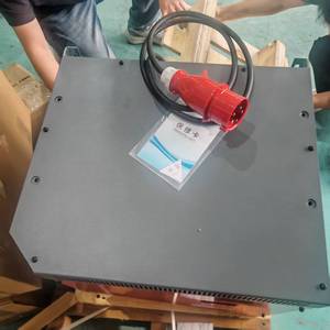 Chargeur haute fréquence pour batterie au plomb de chariot élévateur à palettes 380V 80V 80A avec connecteur RE-MA - Product Image 2