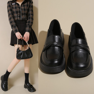 2026 Women's Low Top <b>Comfortable</b> Casual Leather Shoes Anti-slip Patent Leather Slip-on Walking Shoes - Product Image 4