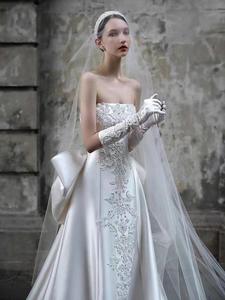 Nuovo Abito da Sposa Stile Ball Gown in Raso Mikado con Applicazioni Floreali in Pizzo, Modello Off-Shoulder, Taglie Forti, per Cerimonia Nuziale - Product Image 4