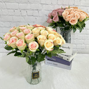 Rosa Artificiale in Seta Stile Classico, 12 Piccole Rose per Matrimonio, San Valentino, Festa della Mamma, Decorazione Murale Floreale Fatta a Mano - Product Image 5