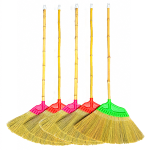 Balai écologique à manche en bambou avec tête en plastique et poils en herbe, rigueur moyenne, léger, pour le nettoyage des sols domestiques, 45 pouces - Product Image 1