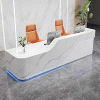 Comptoir de réception d'entreprise, comptoir de travail moderne et minimaliste pour salon de beauté, bar, ou caisse.