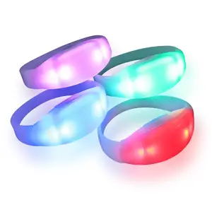 Braccialetto in Silicone multicolore con Logo personalizzato forniture per feste braccialetti a Led Rgb colore che cambia bracciale luminoso