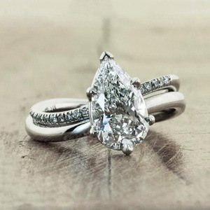 Anello di Moda con Zircone a Forma di Pera, Elegante Gioiello per Matrimonio e Fidanzamento, per Uso Quotidiano Femminile, Stile Moderno - Product Image 1