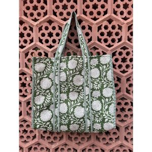 Bolso de mano grande Reversible con estampado a mano de rayas verdes Bohemias de algodón acolchado, ecológico, sostenible, resistente, a la moda - Product Image 1