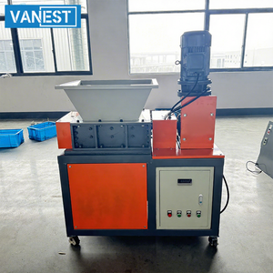 Mini déchiqueteuse à bois déchiqueteuse machines forestières déchiqueteuse <span class=keywords><strong>de</strong></span> branches d'arbre en bois - Product Image 1