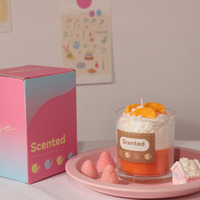 Velas Aromáticas Personalizadas en Forma de Taza de Postre con Coberturas de Galletas de Frutas, Aromas y Estilos Variados, Vela de Regalo de Marca Privada para Venta al por Mayor
