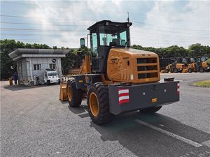 Cargador Compacto de Ruedas con Sistema Hidráulico Robusto para Logística de Almacén y Operaciones en Espacios Reducidos - Product Image 3